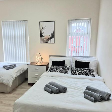 Rooms In Manchester 6 Minutes Drive To Victoria Station Eksteriør bilde