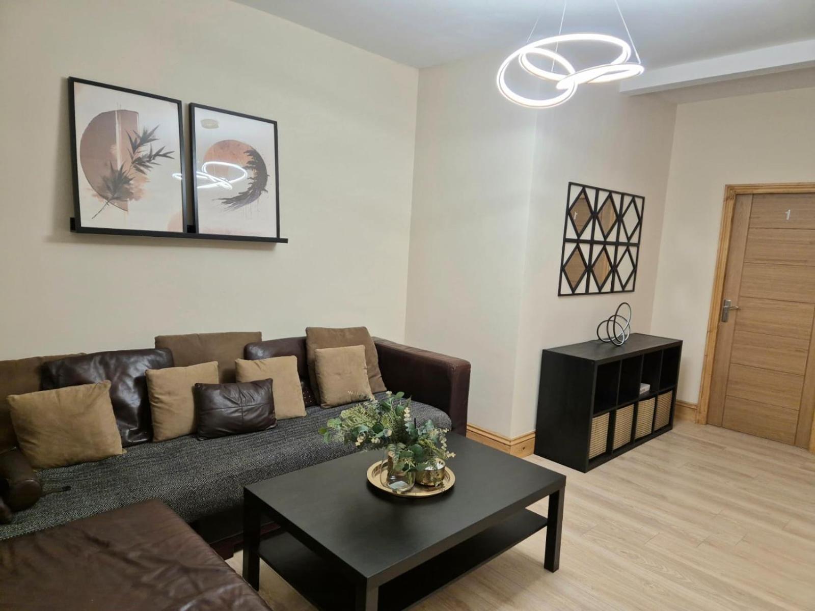 Rooms In Manchester 6 Minutes Drive To Victoria Station Eksteriør bilde