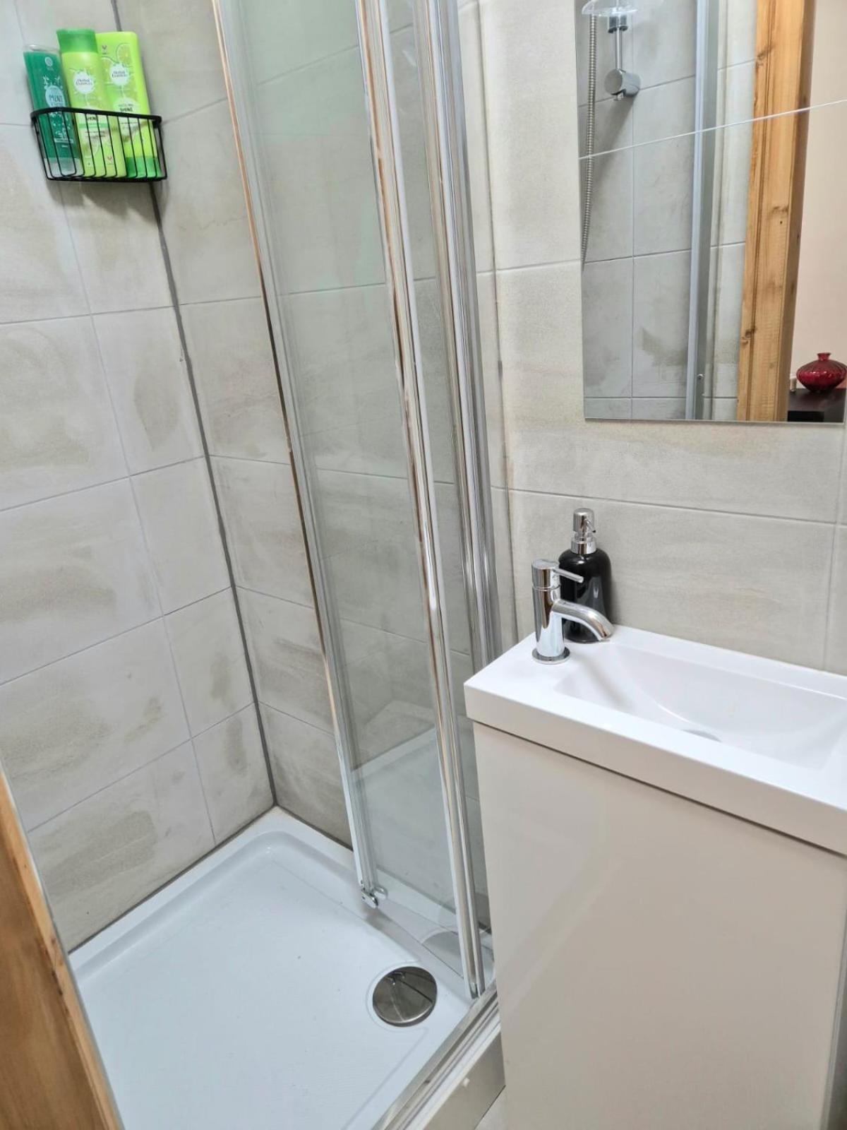 Rooms In Manchester 6 Minutes Drive To Victoria Station Eksteriør bilde