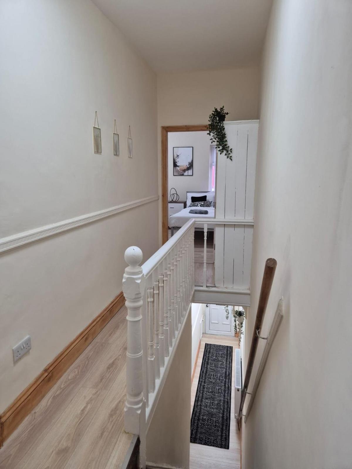 Rooms In Manchester 6 Minutes Drive To Victoria Station Eksteriør bilde