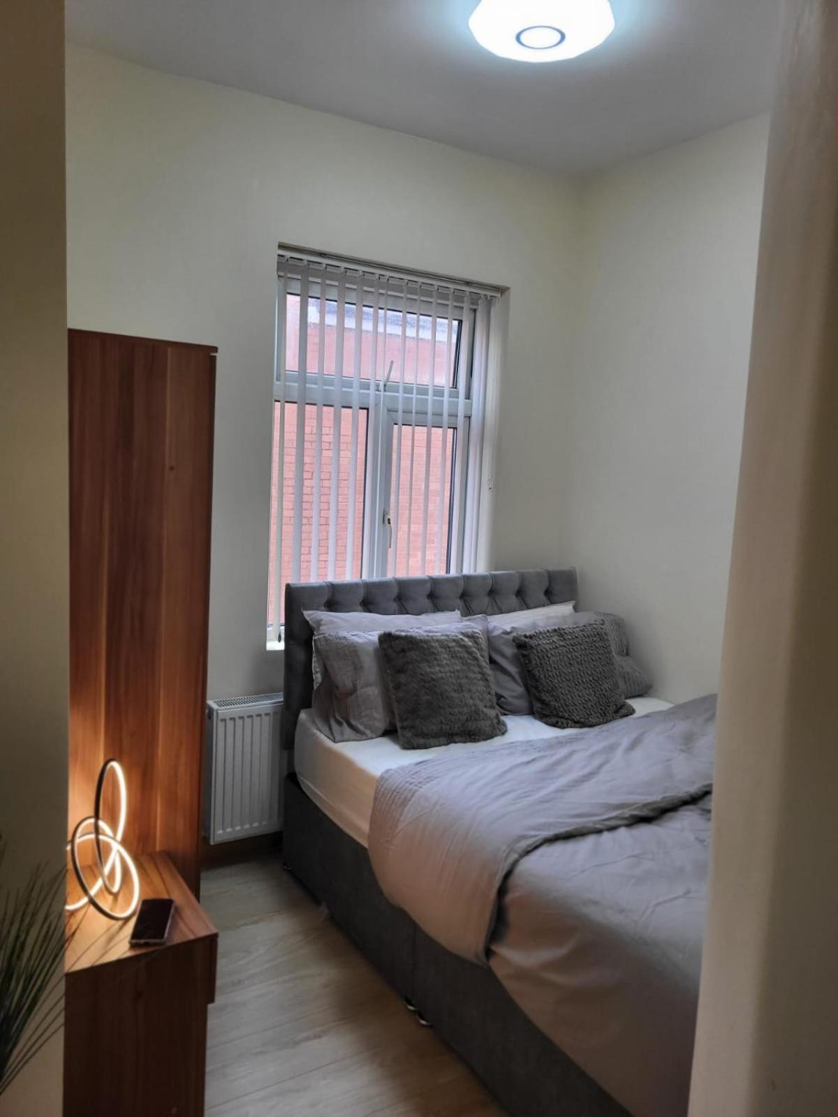 Rooms In Manchester 6 Minutes Drive To Victoria Station Eksteriør bilde