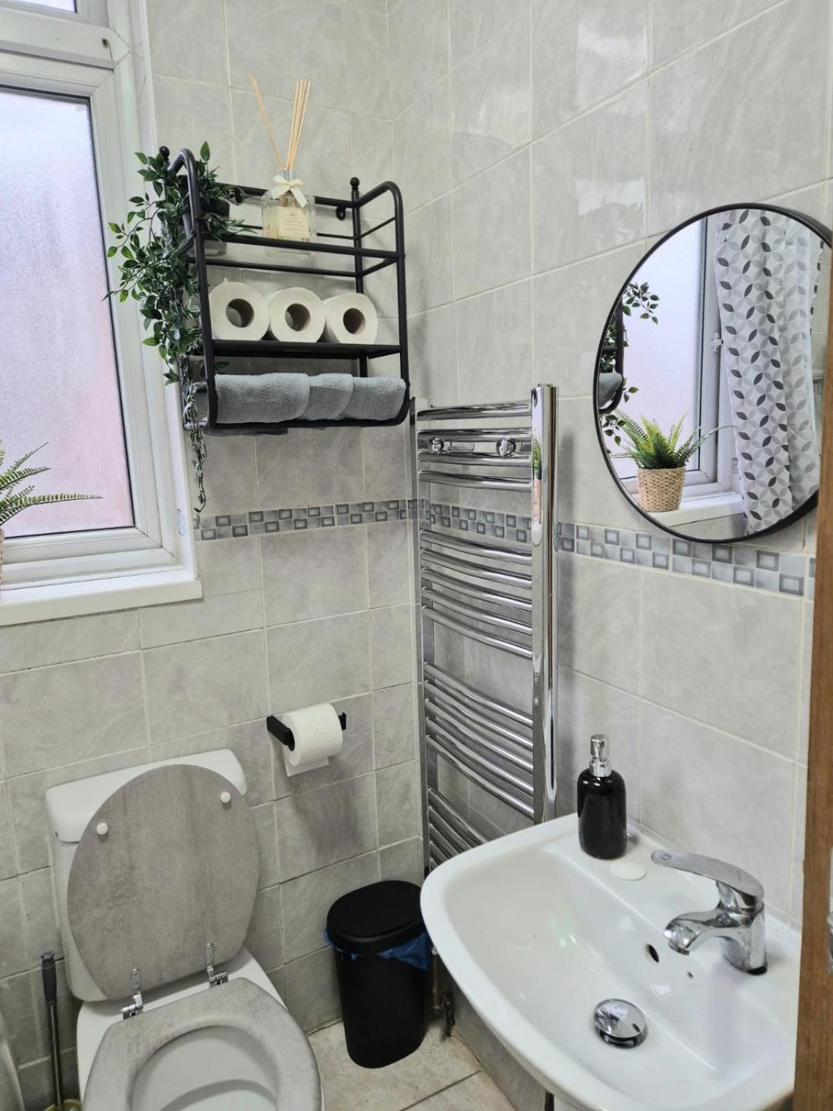 Rooms In Manchester 6 Minutes Drive To Victoria Station Eksteriør bilde