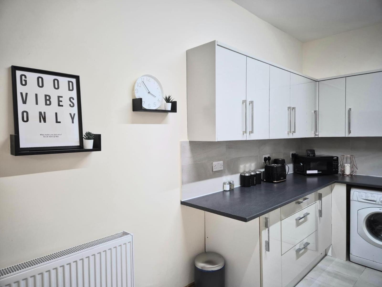 Rooms In Manchester 6 Minutes Drive To Victoria Station Eksteriør bilde