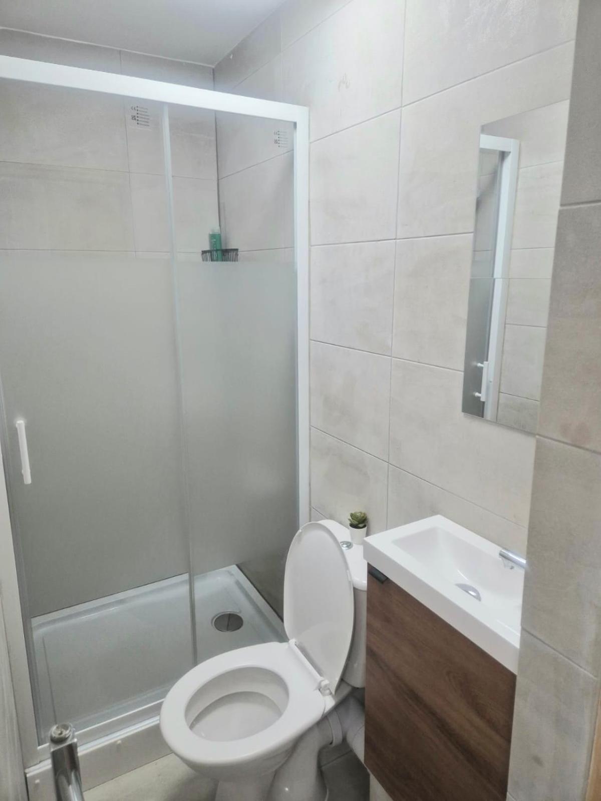 Rooms In Manchester 6 Minutes Drive To Victoria Station Eksteriør bilde