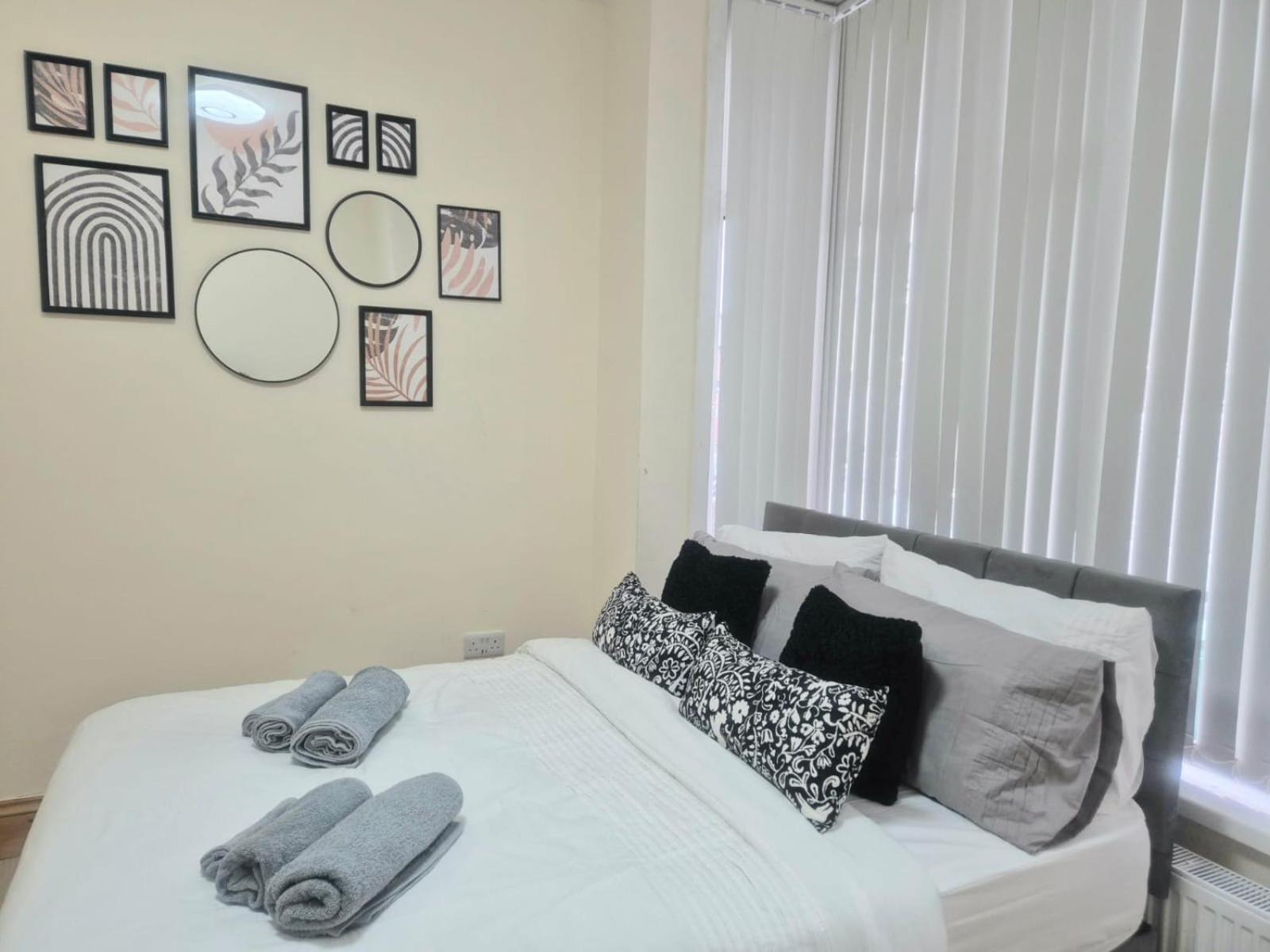 Rooms In Manchester 6 Minutes Drive To Victoria Station Eksteriør bilde